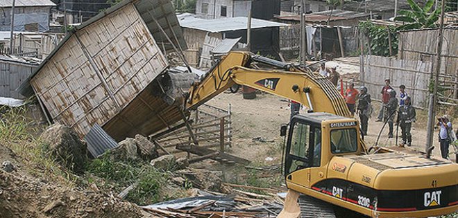 Miembros de organizaciones de DD.HH. visitaron a afectados en Monte Sinaí