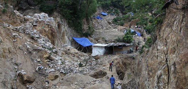 Suspenden en Honduras por tercera vez rescate de 8 mineros atrapados en mina