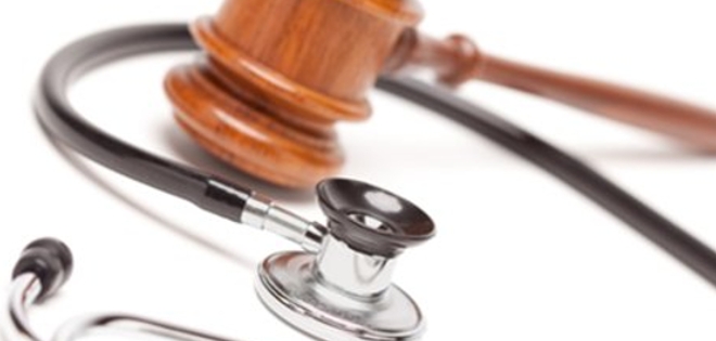 Médicos proponen seguro para protegerse de sanciones por mala práctica