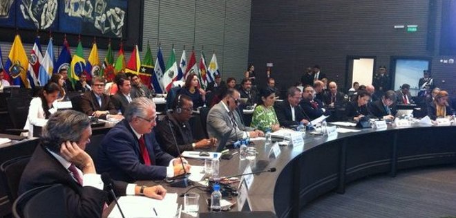 Ecuador aporta con tan solo el 0,1% de CO2 a escala mundial, según canciller Patiño