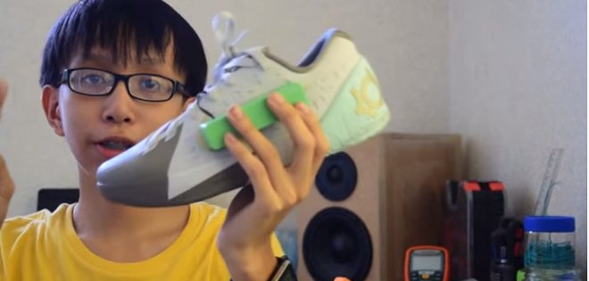 Adolescente de 15 años diseña zapatos con electricidad
