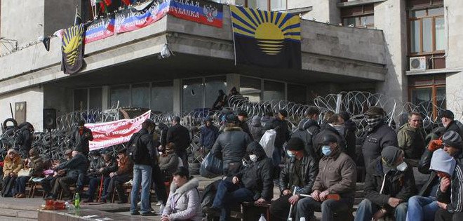 Blindados ucranianos están a 40 kilómetros de Sláviansk, tomada por prorrusos