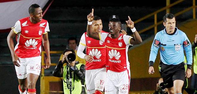 Santa Fe saca a Estudiantes y espera rival brasileño