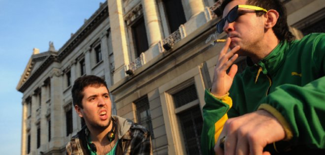 Uruguayos indiferentes a nueva regulación de la marihuana