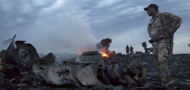 Recuperan 282 cadáveres del avión malasio siniestrado en el este de Ucrania