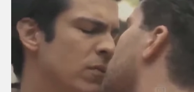 “Rastros de Mentiras” paralizó Brasil con el primer beso gay de la TV