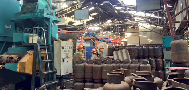 Explosión en terminal de Petroecuador deja diez heridos