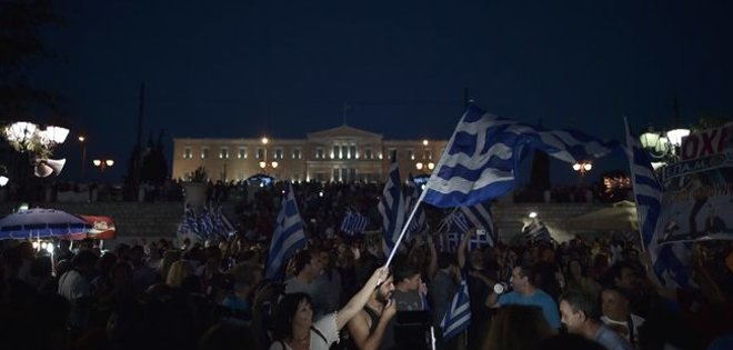 ¿Cuánto debe Grecia y a quién?