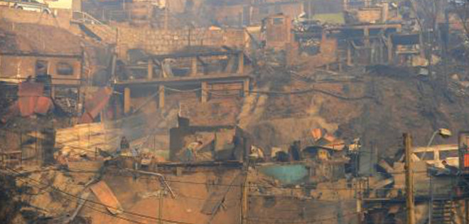 Gobierno chileno envía fondos de emergencia a Valparaíso por voraz incendio