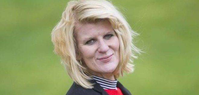 VIDEO: Mujer llora luego de oír por primera vez tras 40 años de silencio