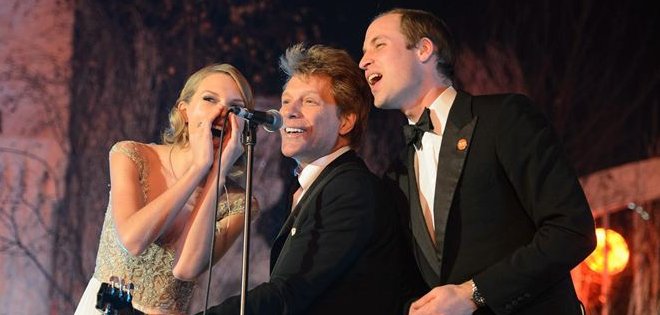 Príncipe William canta con Bon Jovi y Taylor Swift