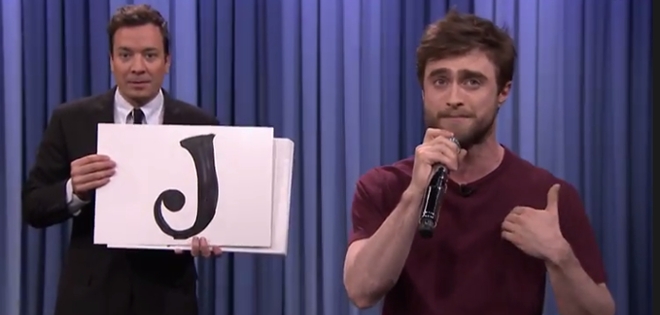 (VIDEO) Daniel Radcliffe resultó ser un genio del rap