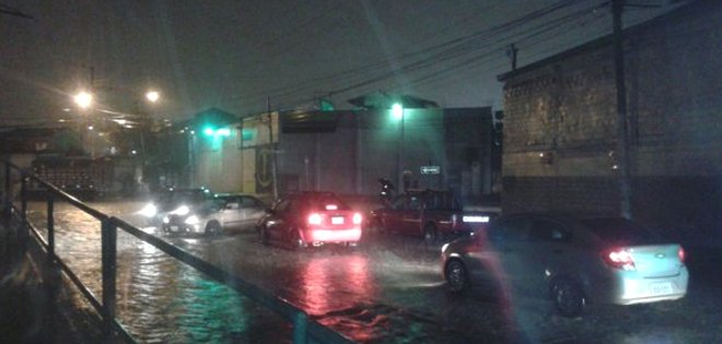 Guayaquil soportó 45 milímetros de lluvias en últimas 24 horas, según Inamhi