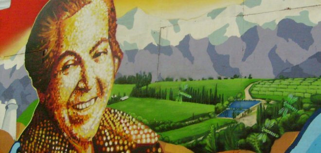 4 libros de Gabriela Mistral ganan premio &quot;Libro más bello&quot; de UNESCO