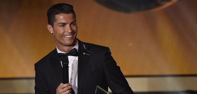 Cristiano Ronaldo gana el Balón de Oro por tercera vez