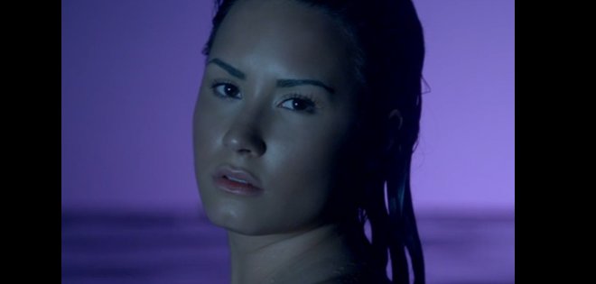 Demi Lovato se desnuda en nuevo video