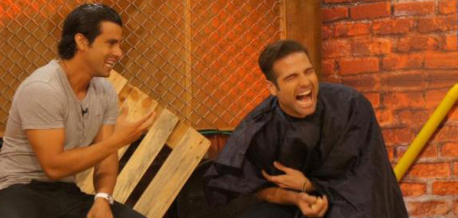 Roberto Manrique jugó a la &#039;ruleta de huevos&#039; en &#039;En Kontakto&#039;