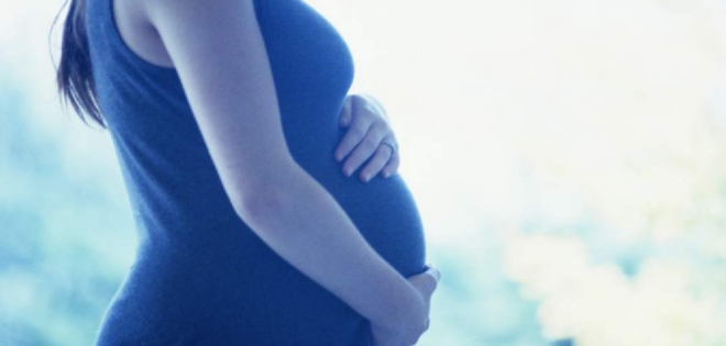Mujer se desilusiona al saber que supuesto embarazo era un tumor