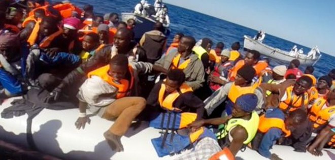Italia rescata a 234 inmigrantes, nueve niños, frente a la isla de Sicilia