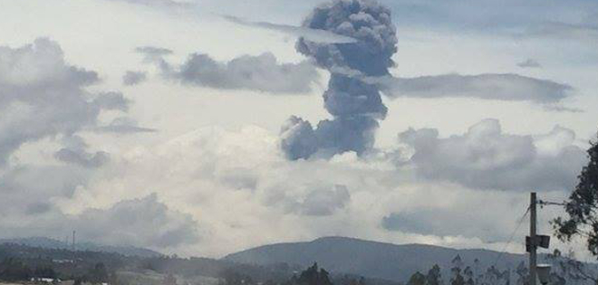 Elevan nivel de alerta a naranja en volcán Tungurahua