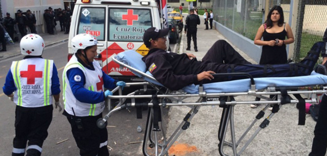 Cinco policías heridos deja manifestación en Colegio Montúfar