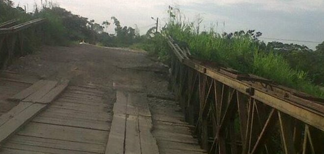 Dos puentes colapsaron por las lluvias en el límite Cotopaxi y Los Ríos
