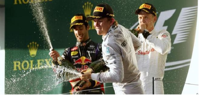 Rosberg se apunta la primera victoria con abandonos de Vettel y Hamilton