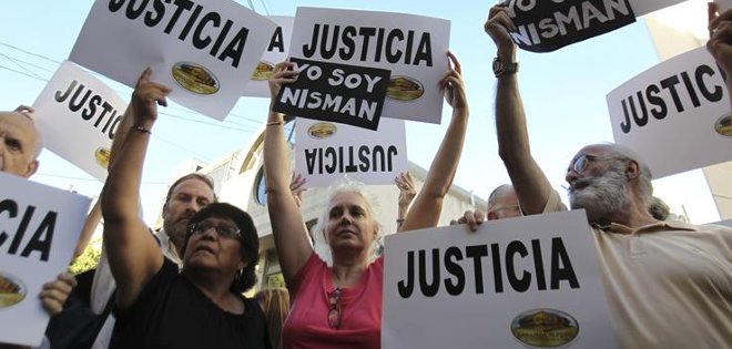 Sin detenidos en Argentina a 21 años de bomba en AMIA y a seis meses de muerte de fiscal