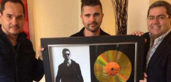 Juanes recibió 12 discos de platino por su álbum &#039;Loco de amor&#039;