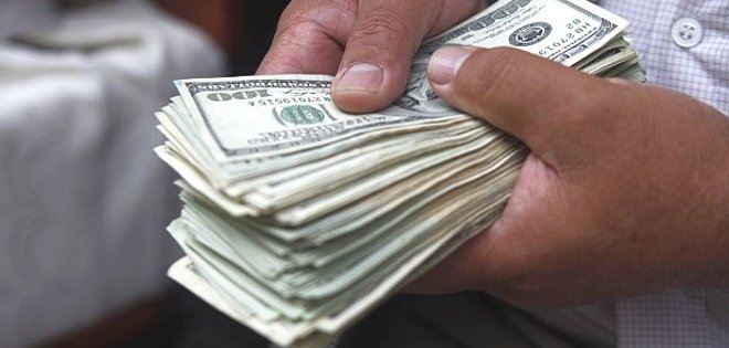 USD 7.000 millones dejaron de entrar al país por crisis económica, según Rivera