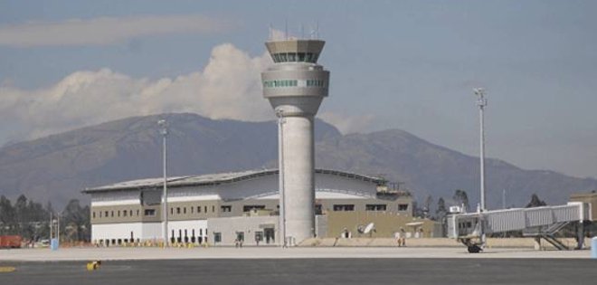 Retrasos en Tababela provocan aumento de viajes vía terrestre