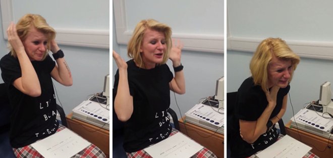 VIDEO: Mujer llora luego de oír por primera vez tras 40 años de silencio