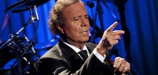 Julio Iglesias desmiente su retirada de los escenarios