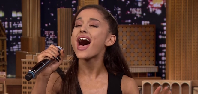 Ariana Grande sorprende con imitación de Britney Spears