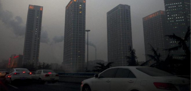 Declaran alerta amarilla en el este de China por fuerte contaminación