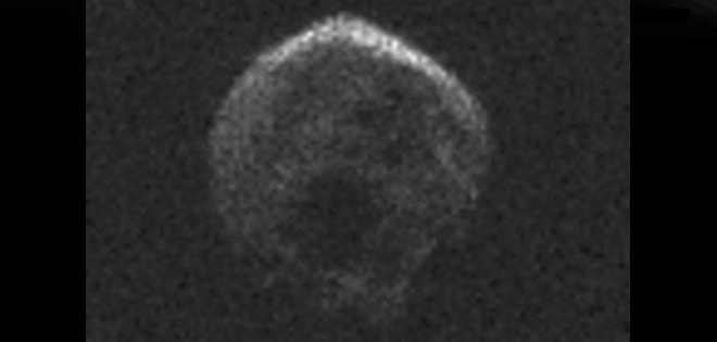 Asteroide &quot;Gran Calabaza&quot; pasa cerca de la Tierra y sigue su viaje en espacio