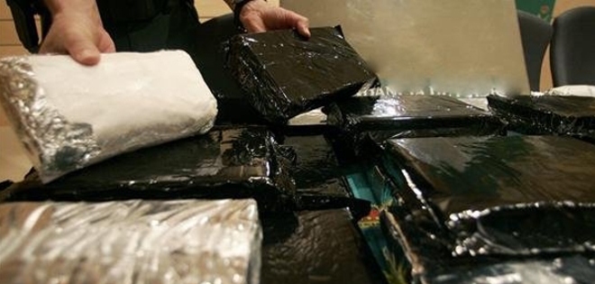 5 policías detenidos por operativo antridrogas en aeropuerto de Quito