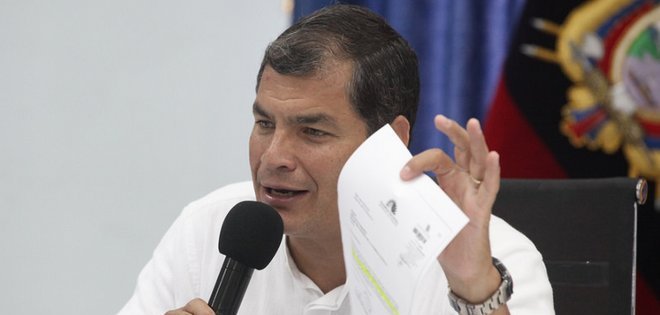 Correa oficializa mediante decreto cambios en su gabinete ministerial