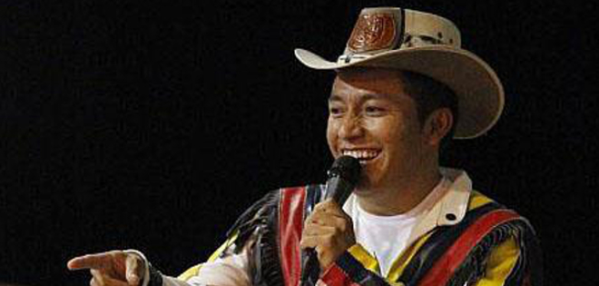 Delfin Quishpe causa furor con versión de &#039;Cuando pase el temblor&#039;