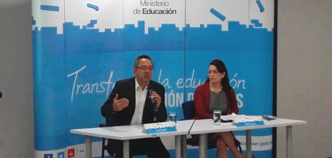 Autoridades piden disculpas a maestros por atraso en pago de salarios