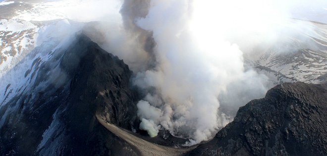 Evacuaciones en Chile y Argentina por alta intensidad de volcán Copahue