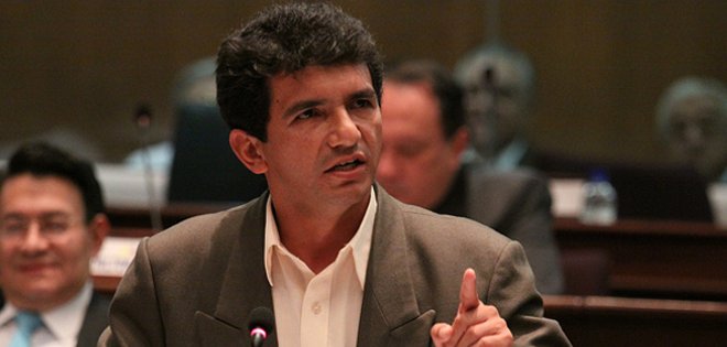 Convocarán recolección de fondos y asamblea en ayuda a Cléver Jiménez