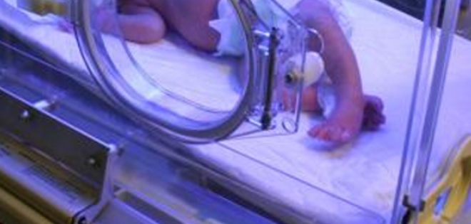 Mueren ocho bebés por falta de oxígeno en una incubadora de Pakistán