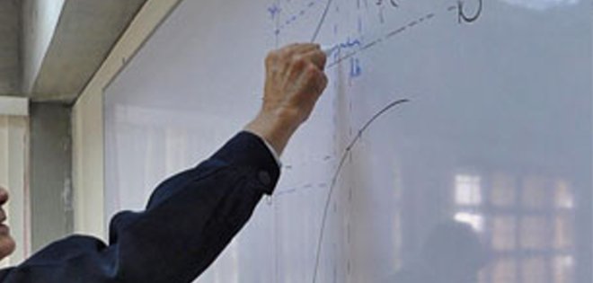 Cerca de 450 profesores esperan jubilarse desde el 2011