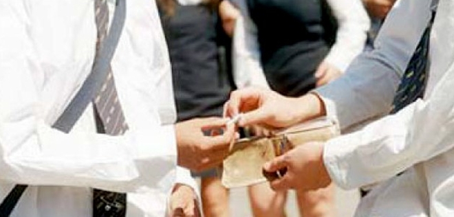 Padres de familia denuncian amenazas de redes de microtráfico