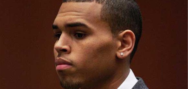 Chris Brown pierde su libertad condicional y podría ir a prisión