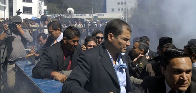30-S: Liberan a policía acusado por “error” de atentado contra Correa