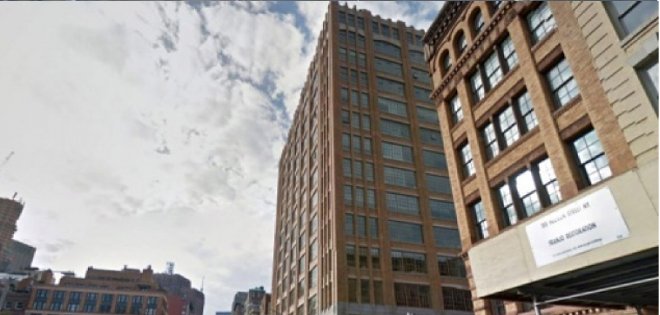 Hombre se lanzó desde altura de más de 10 pisos en Nueva York y sobrevivió