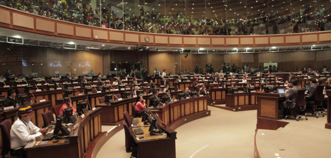 Asambleístas de Alianza Pais denuncian amenazas de muerte a sus familiares
