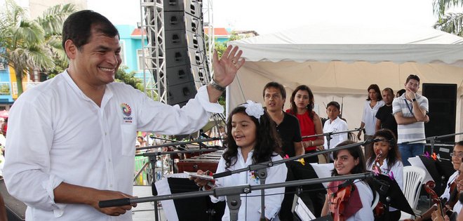 Ratifican a Correa como presidente de Alianza PAIS